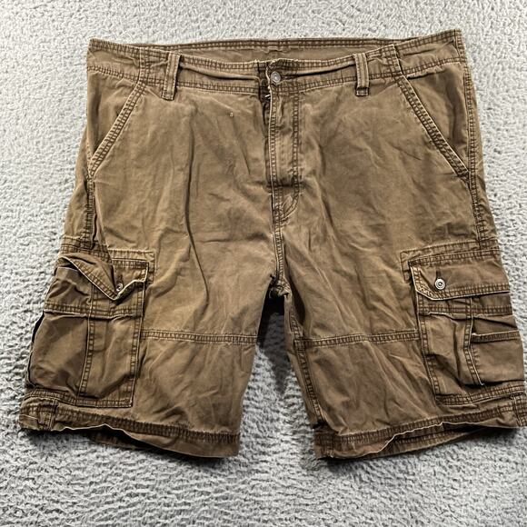 LEVIS CARRIER CARGO SHORTS MENS 42 BROWN FITS 44” WAIST 11” INSEAM POCKETS HIKE - Picture 1 of 8